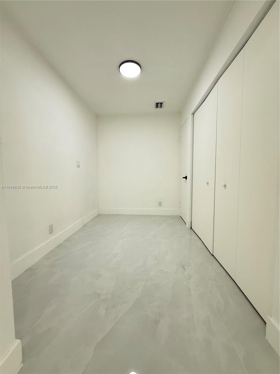 TWIN LAKES HOMES SEC 4 - Residential Lease