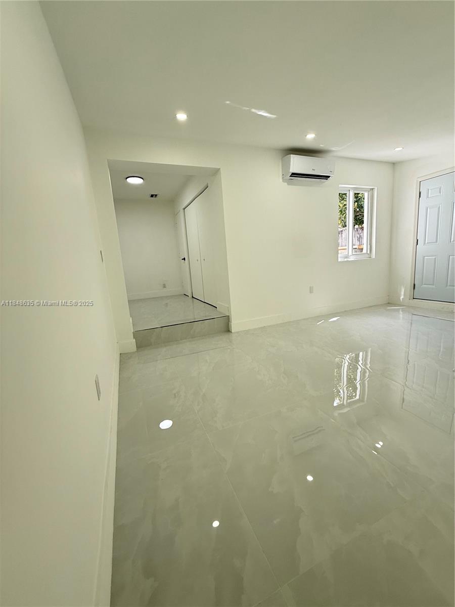 TWIN LAKES HOMES SEC 4 - Residential Lease