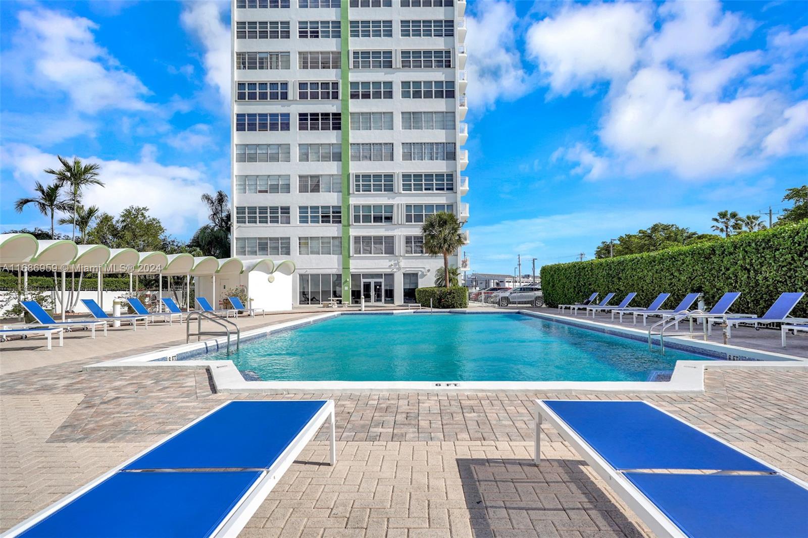 BAYVIEW TOWERS CONDO SOUT - Residential