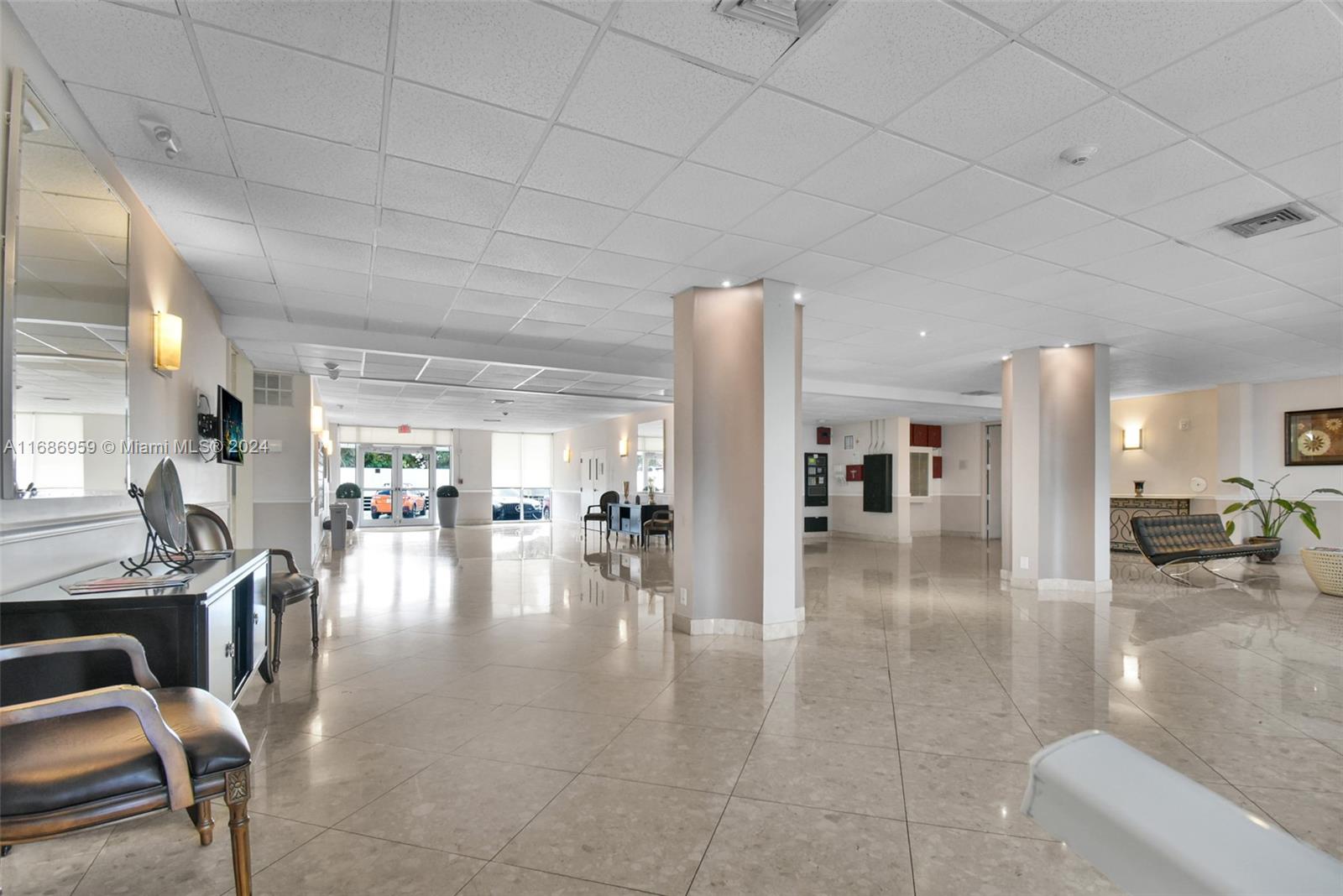 BAYVIEW TOWERS CONDO SOUT - Residential