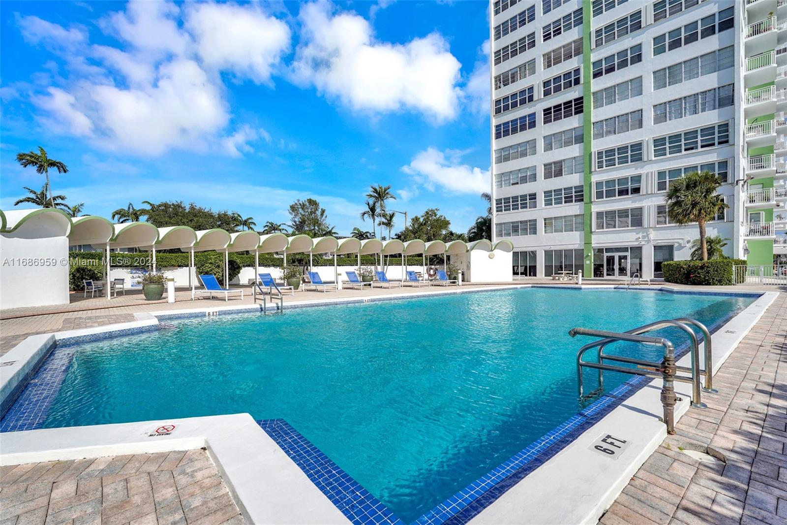 BAYVIEW TOWERS CONDO SOUT - Residential