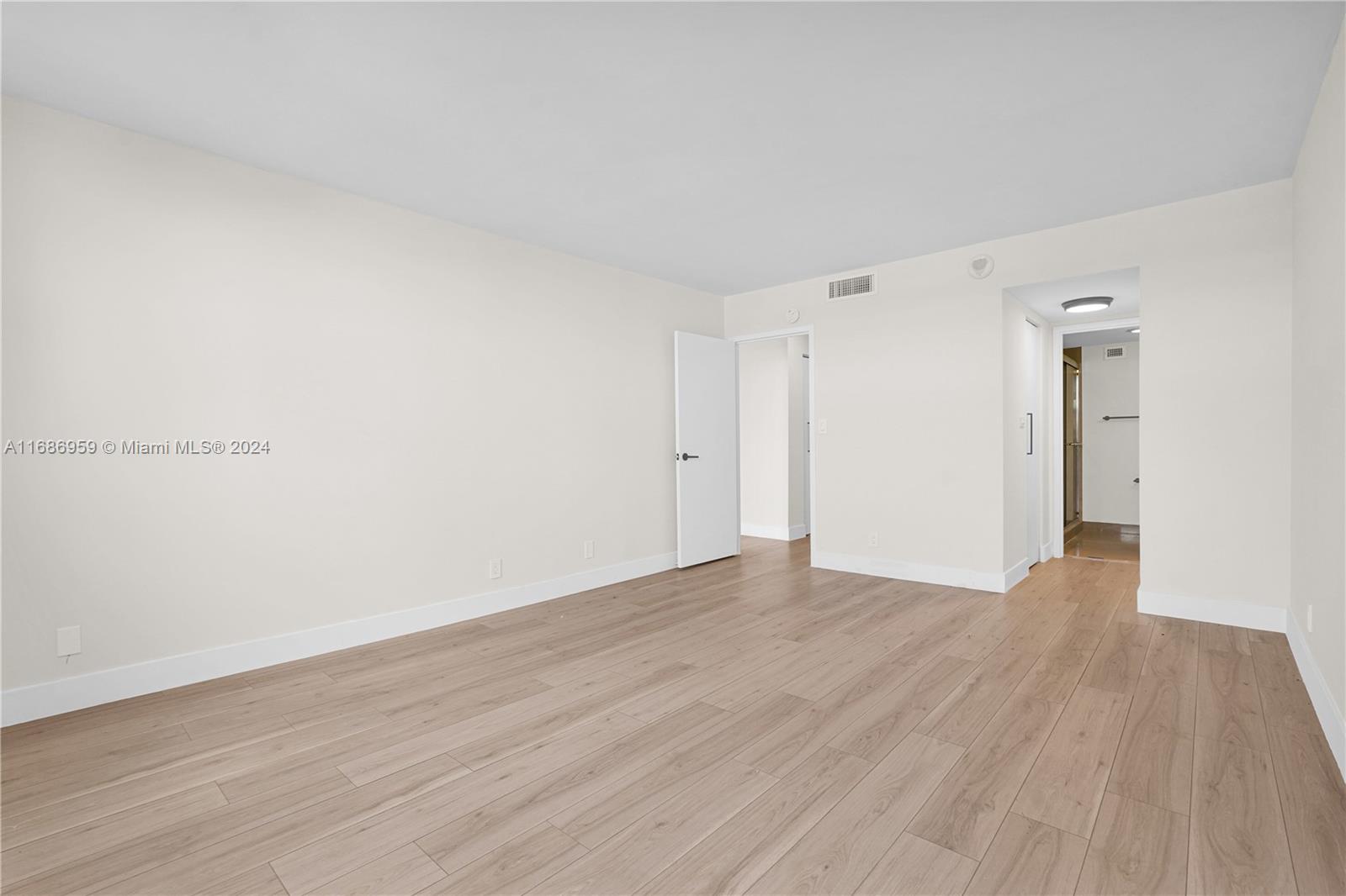 BAYVIEW TOWERS CONDO SOUT - Residential