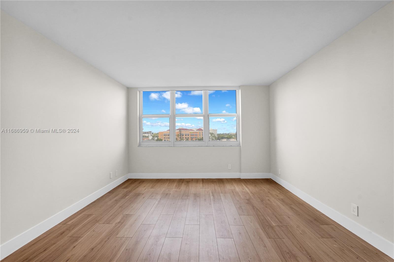 BAYVIEW TOWERS CONDO SOUT - Residential