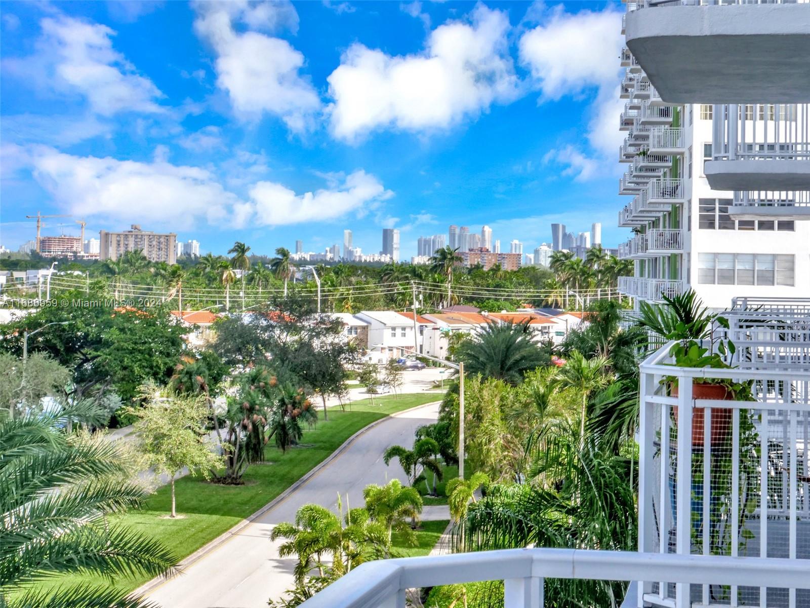 BAYVIEW TOWERS CONDO SOUT - Residential