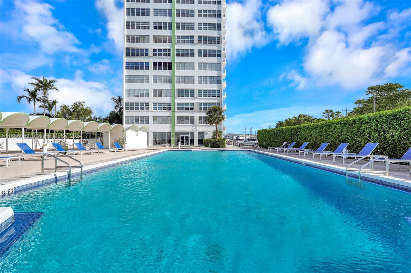 BAYVIEW TOWERS CONDO SOUT - Residential