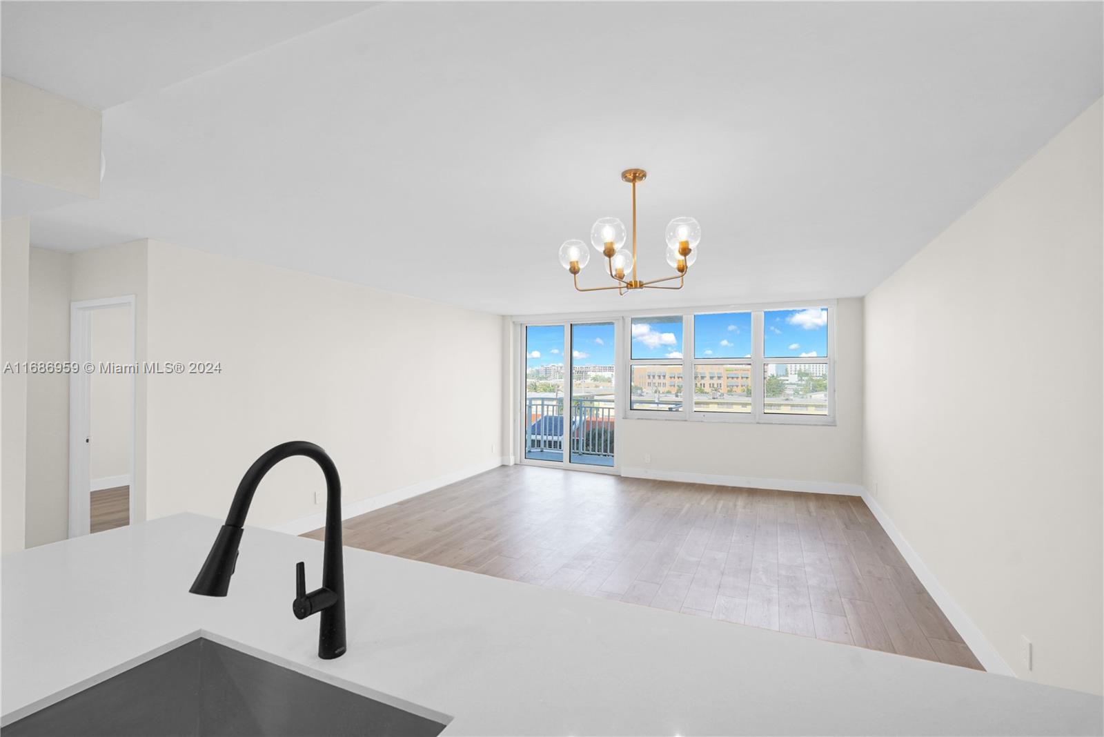 BAYVIEW TOWERS CONDO SOUT - Residential