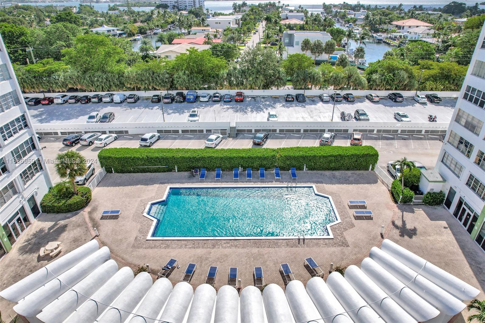 BAYVIEW TOWERS CONDO SOUT - Residential