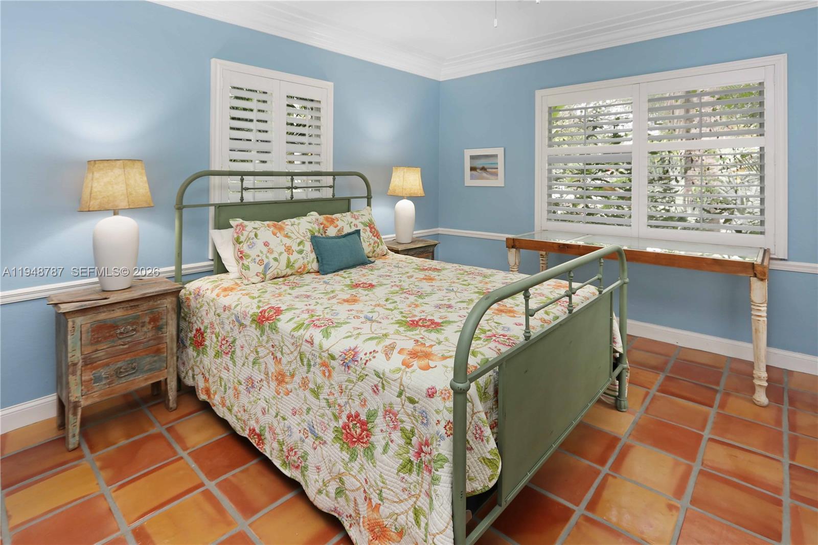 HOLLYWOOD LAKES SECTION - Residential