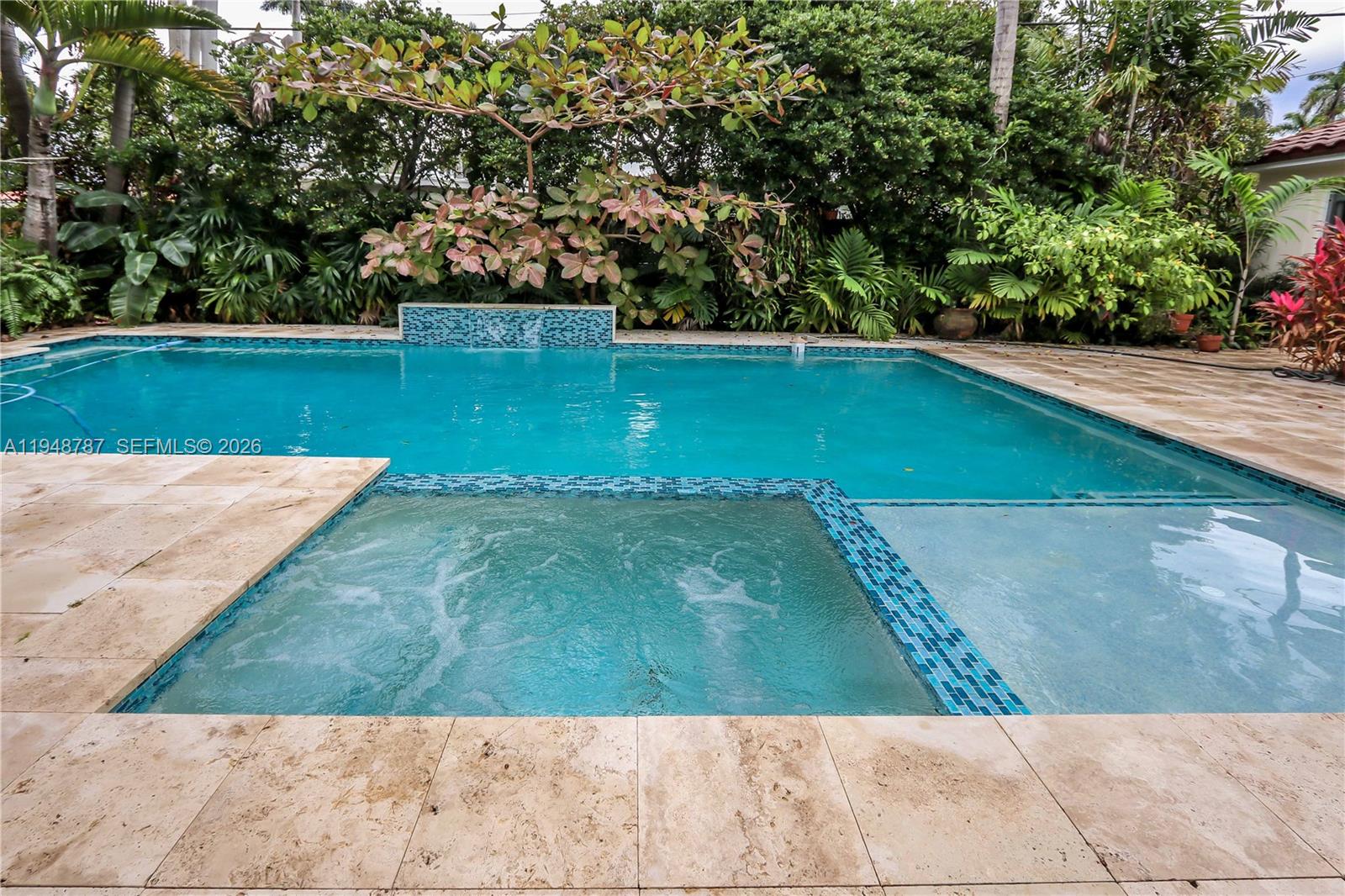 HOLLYWOOD LAKES SECTION - Residential