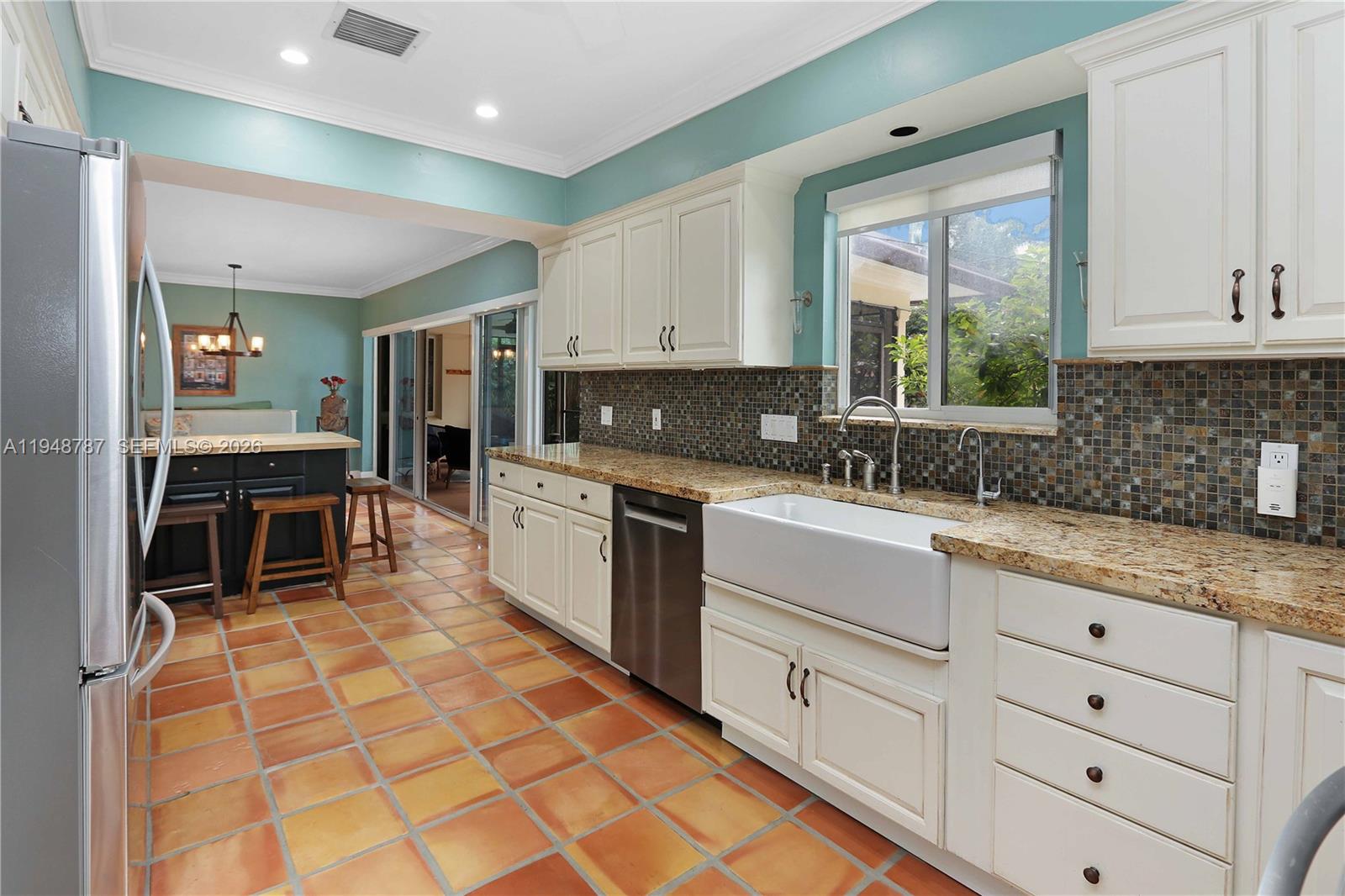 HOLLYWOOD LAKES SECTION - Residential