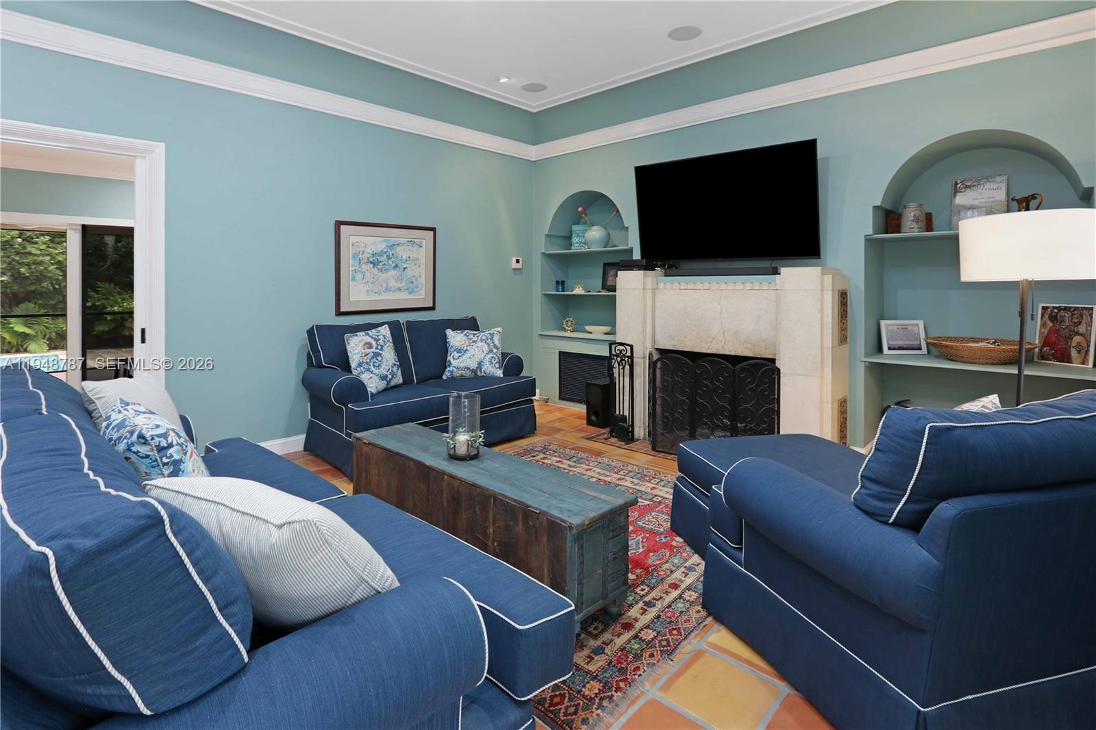 HOLLYWOOD LAKES SECTION - Residential