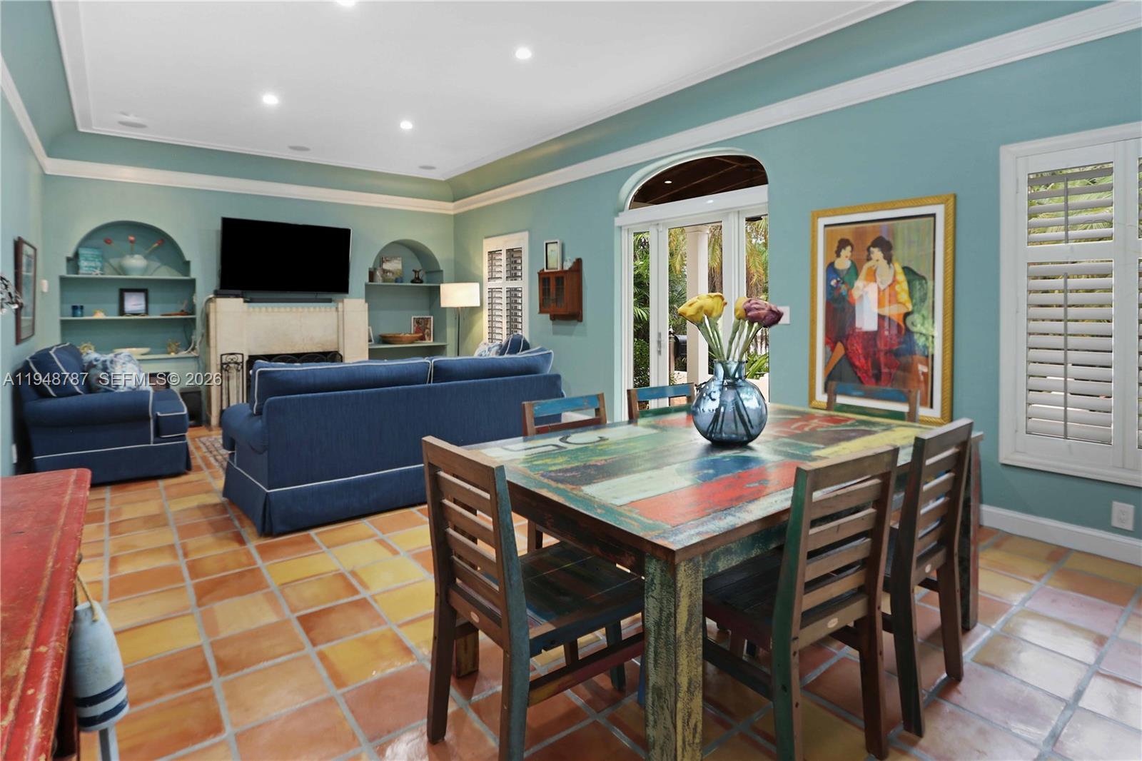 HOLLYWOOD LAKES SECTION - Residential