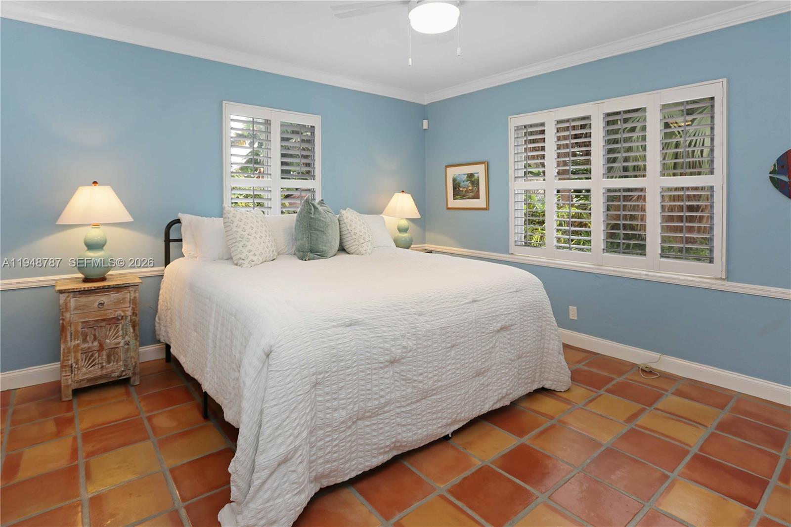 HOLLYWOOD LAKES SECTION - Residential