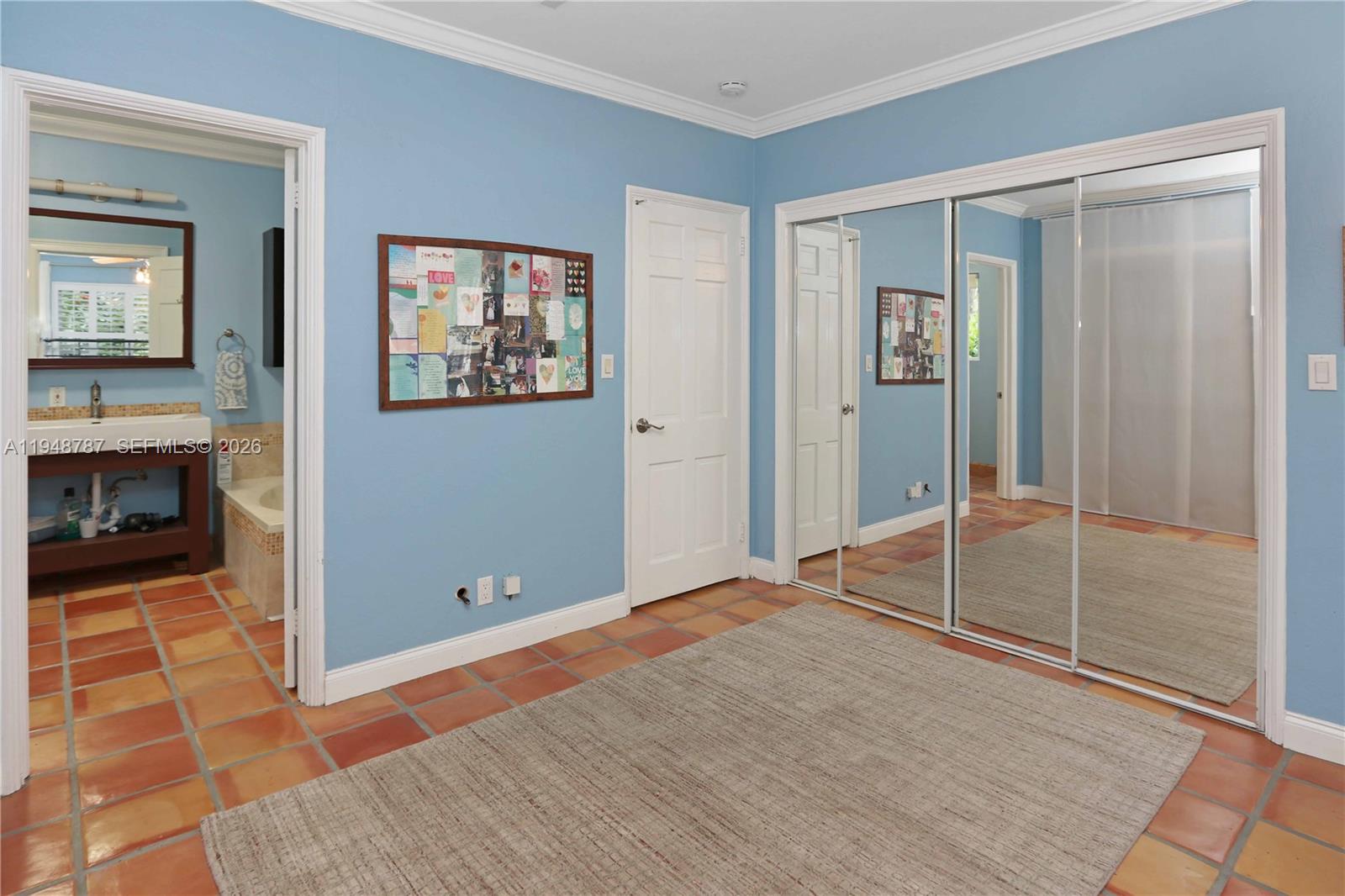 HOLLYWOOD LAKES SECTION - Residential