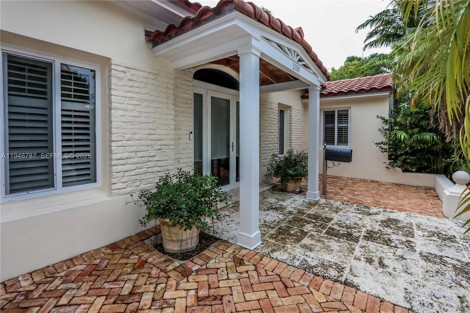 HOLLYWOOD LAKES SECTION - Residential