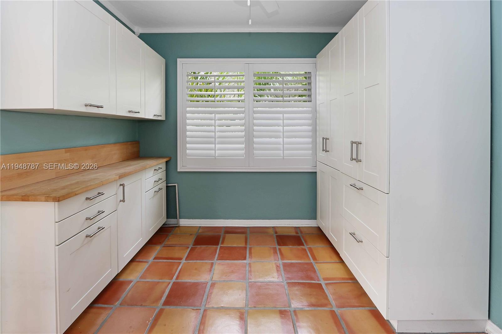 HOLLYWOOD LAKES SECTION - Residential