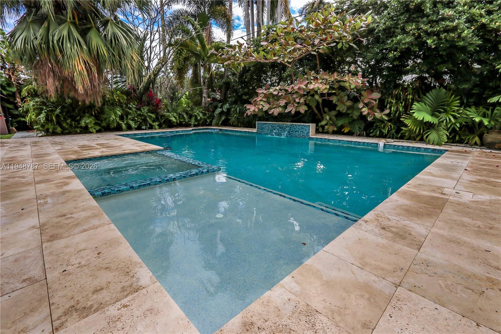 HOLLYWOOD LAKES SECTION - Residential