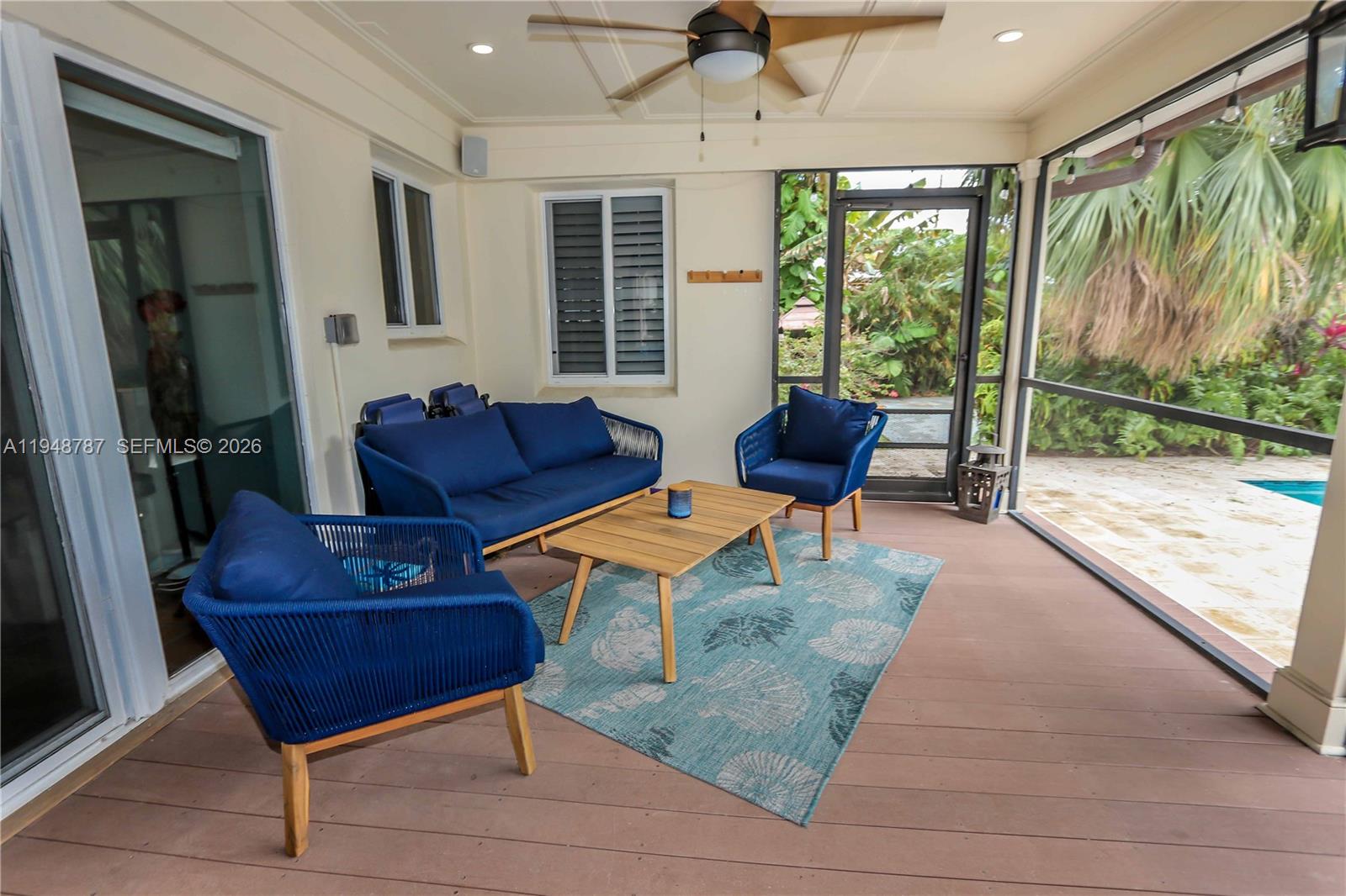 HOLLYWOOD LAKES SECTION - Residential