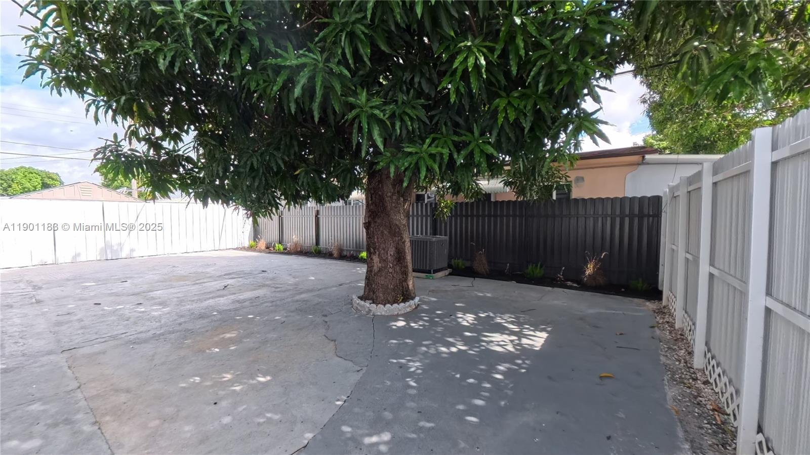 LUNSFORD GARDENS - Residential