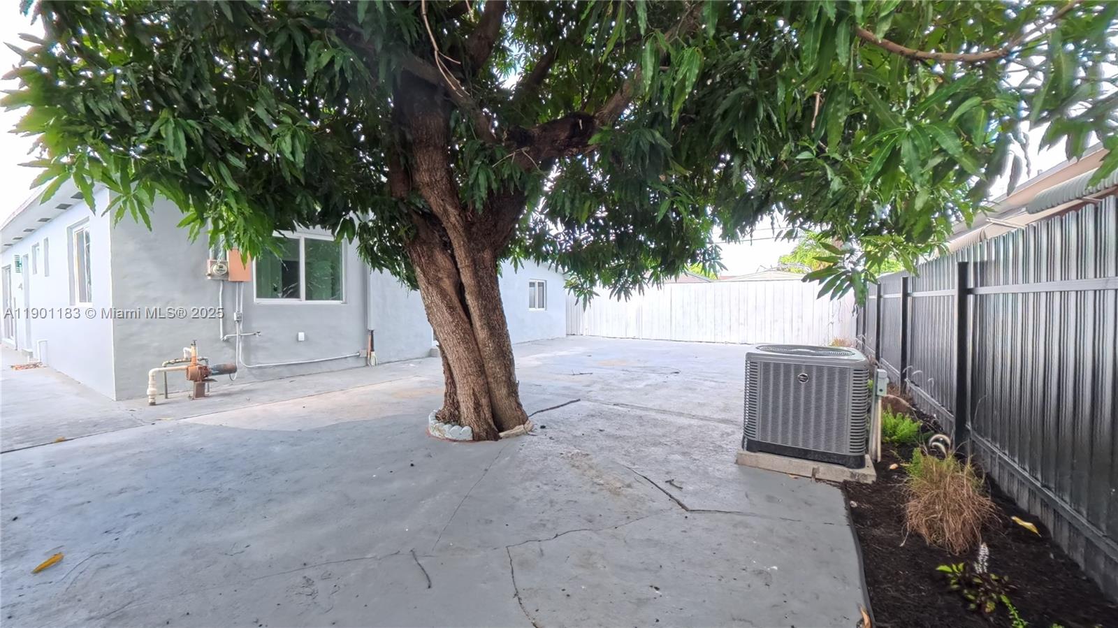 LUNSFORD GARDENS - Residential