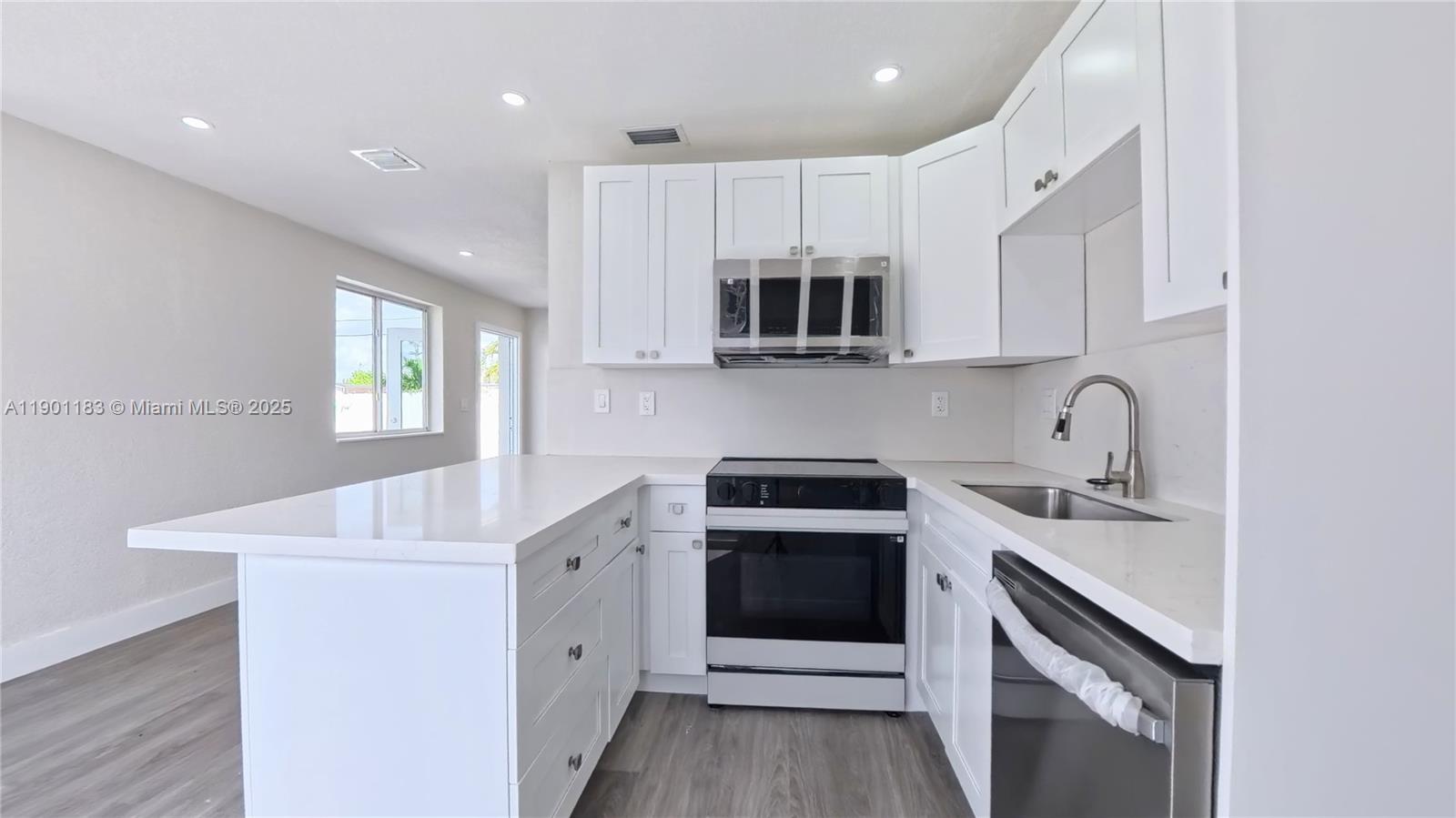 LUNSFORD GARDENS - Residential
