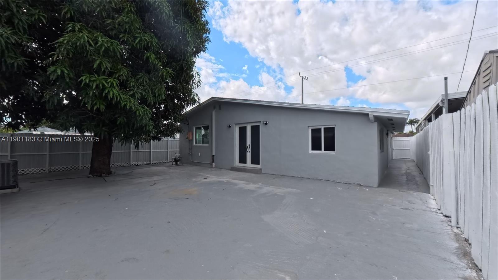 LUNSFORD GARDENS - Residential