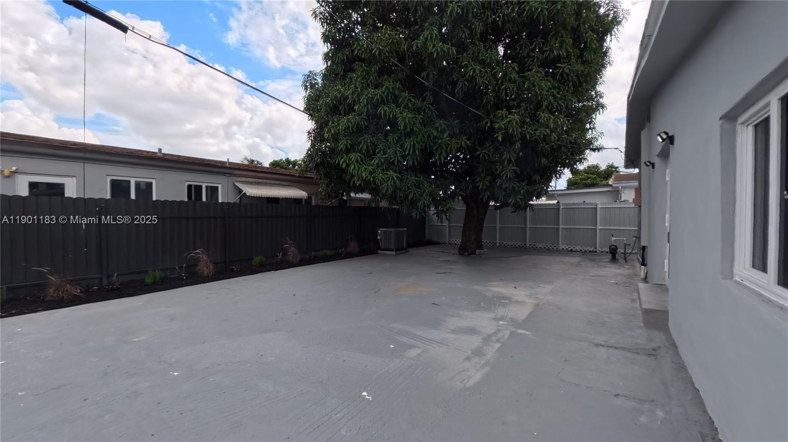 LUNSFORD GARDENS - Residential
