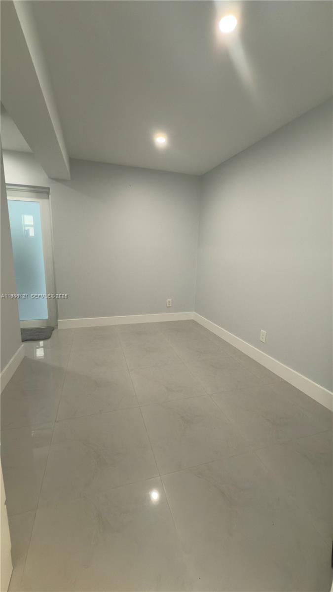 HOLLYWOOD HILLS - Residential Lease