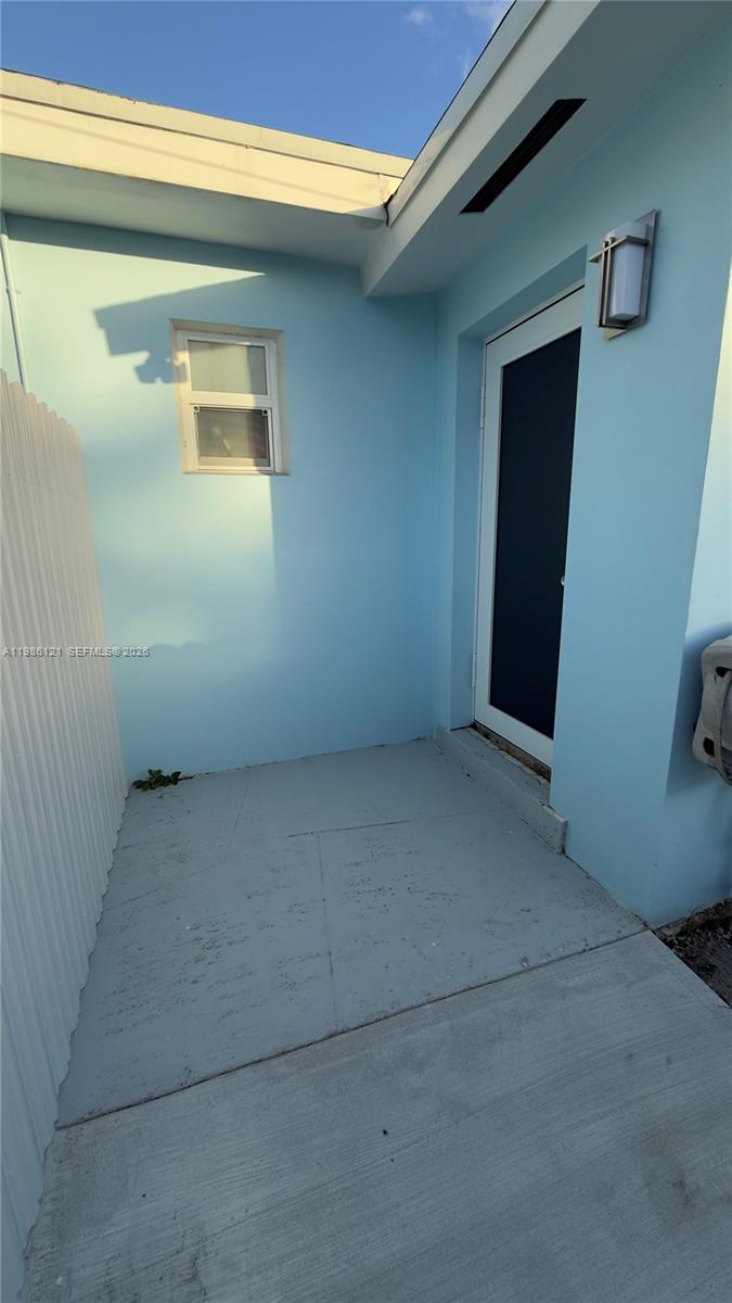 HOLLYWOOD HILLS - Residential Lease