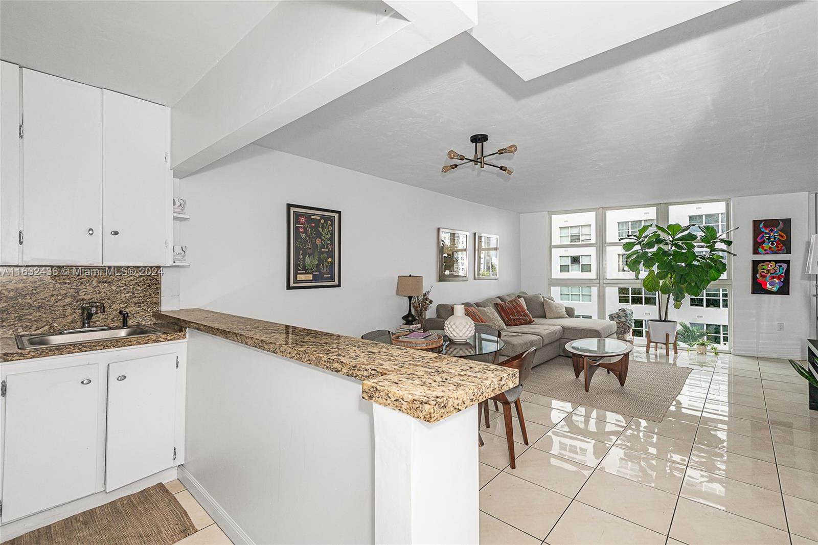 BAYVIEW TERR CONDO - Residential