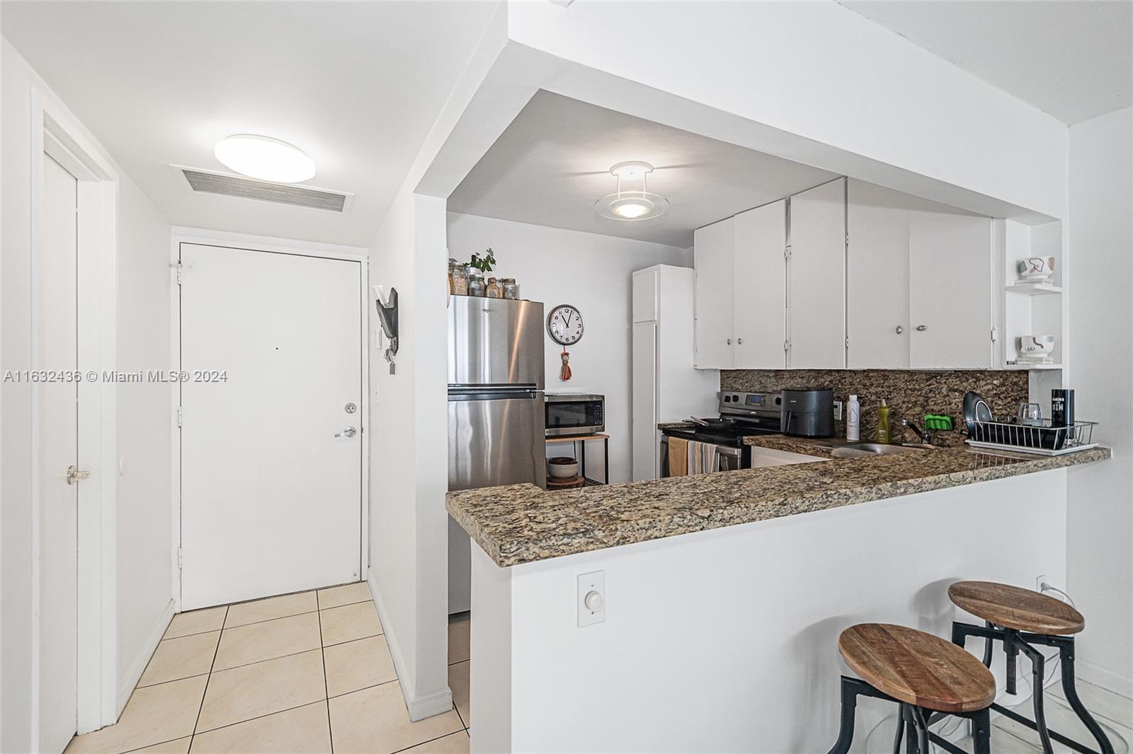BAYVIEW TERR CONDO - Residential