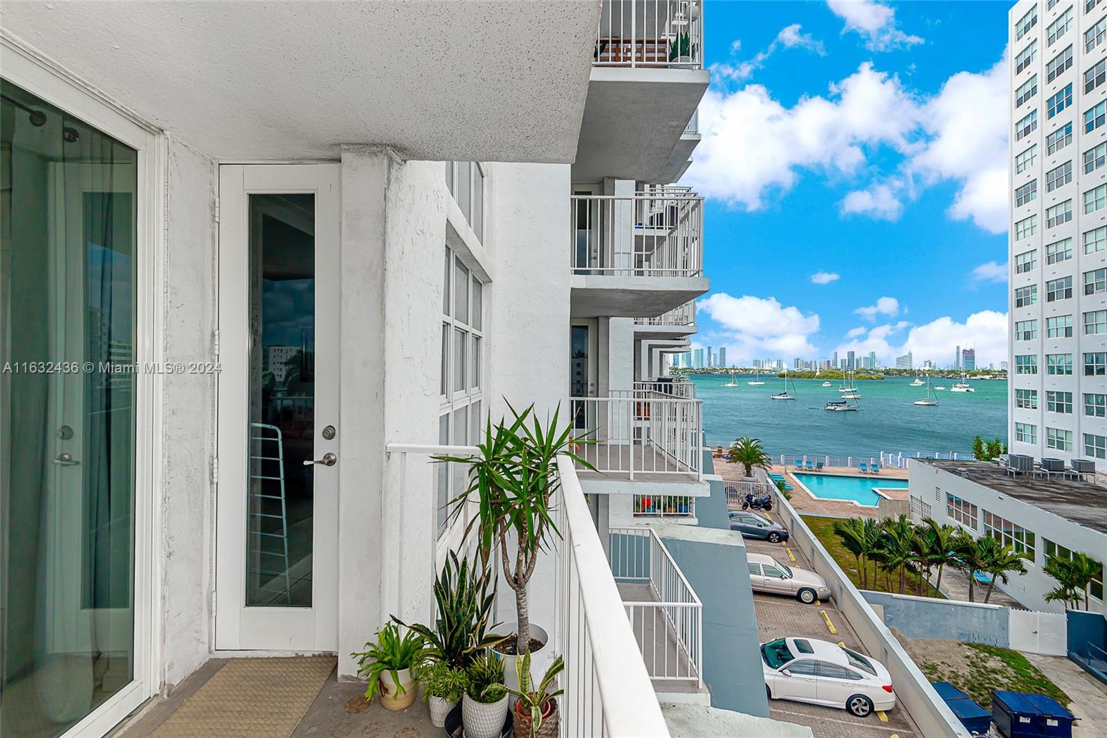 BAYVIEW TERR CONDO - Residential