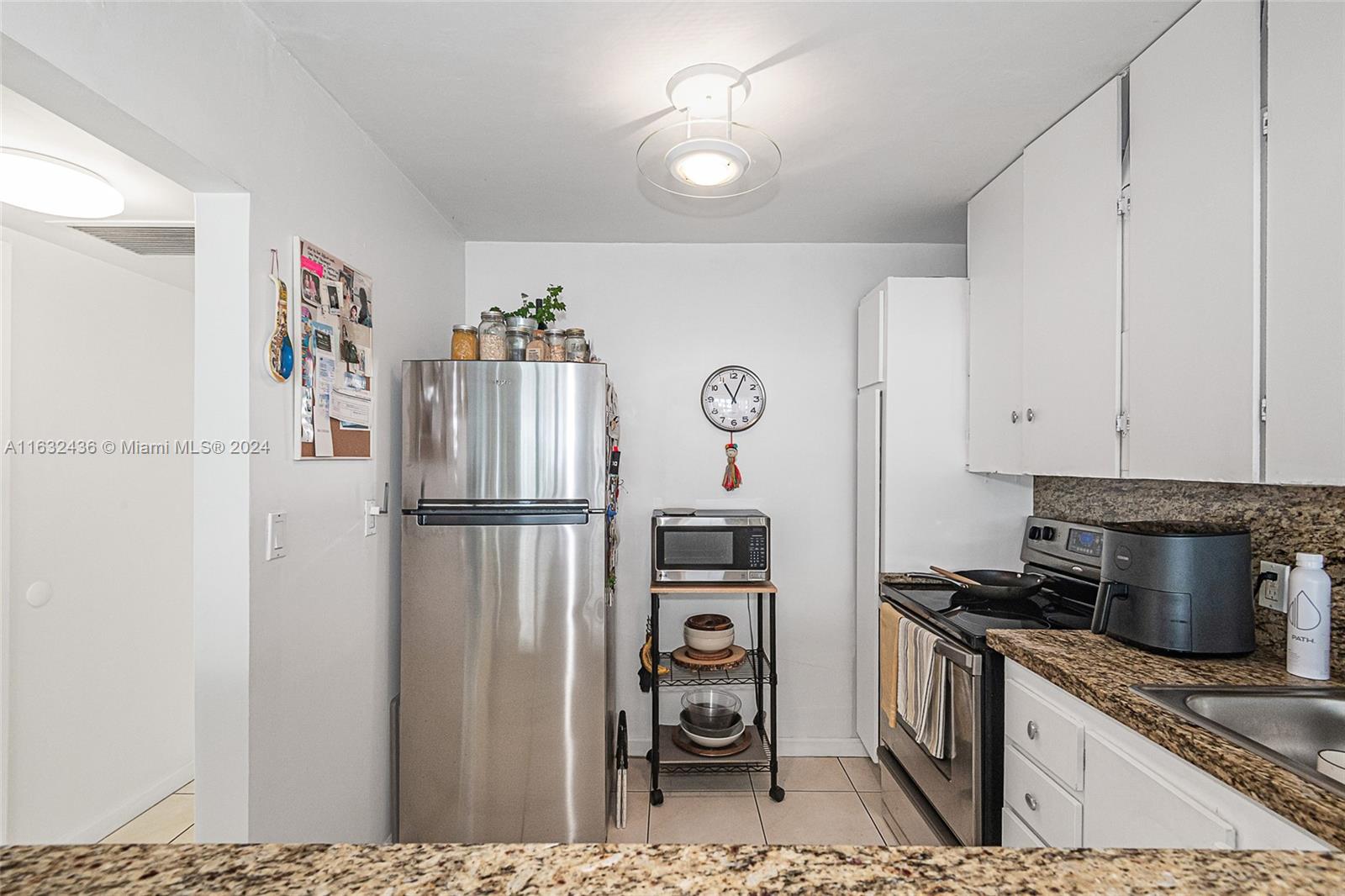 BAYVIEW TERR CONDO - Residential