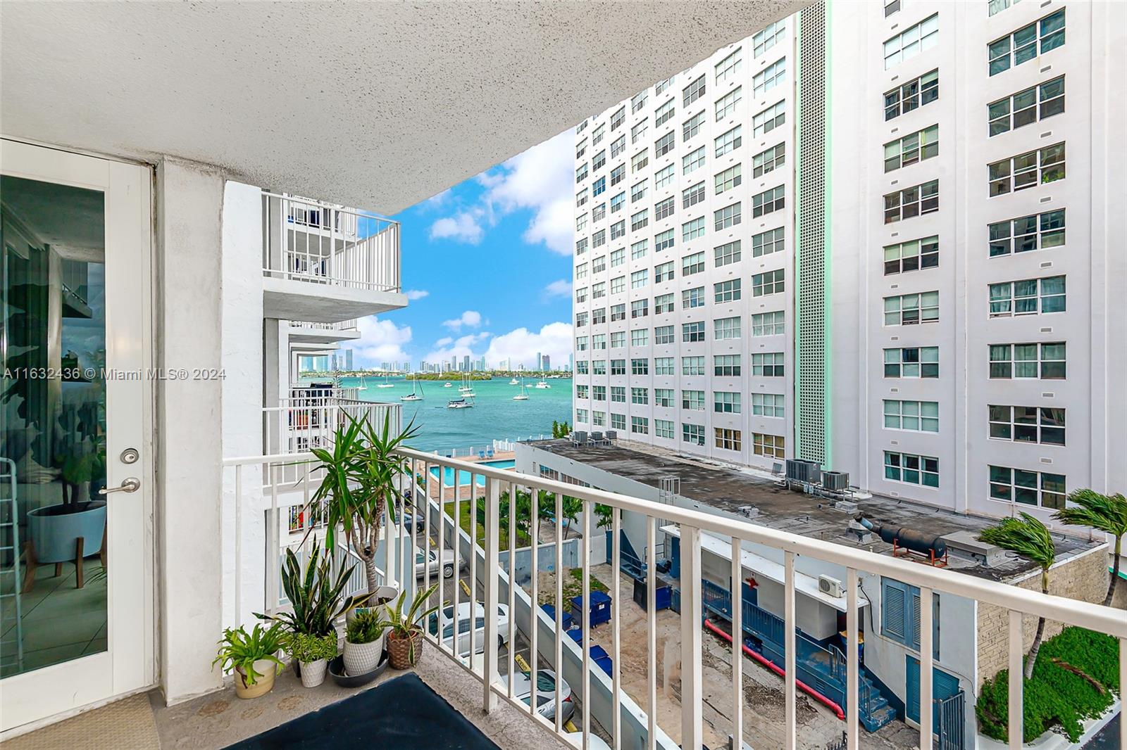 BAYVIEW TERR CONDO - Residential
