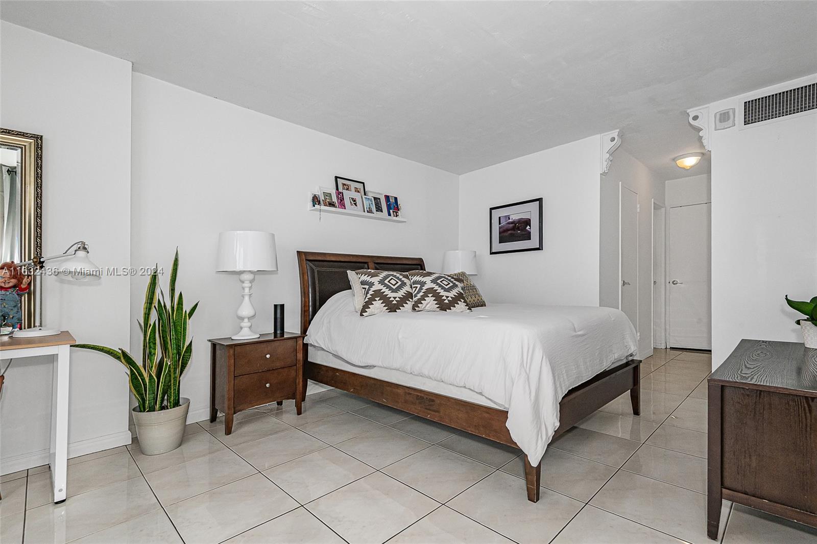 BAYVIEW TERR CONDO - Residential