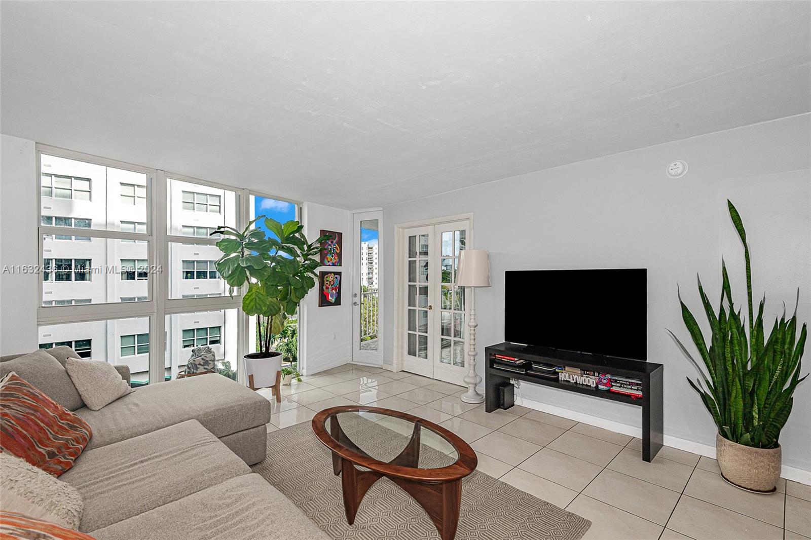 BAYVIEW TERR CONDO - Residential