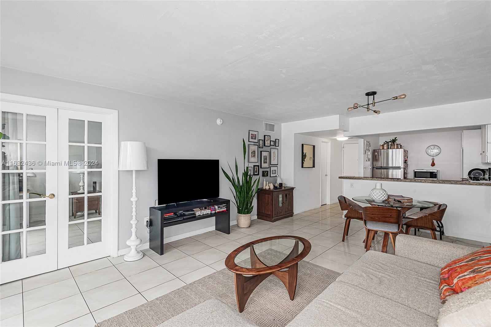 BAYVIEW TERR CONDO - Residential