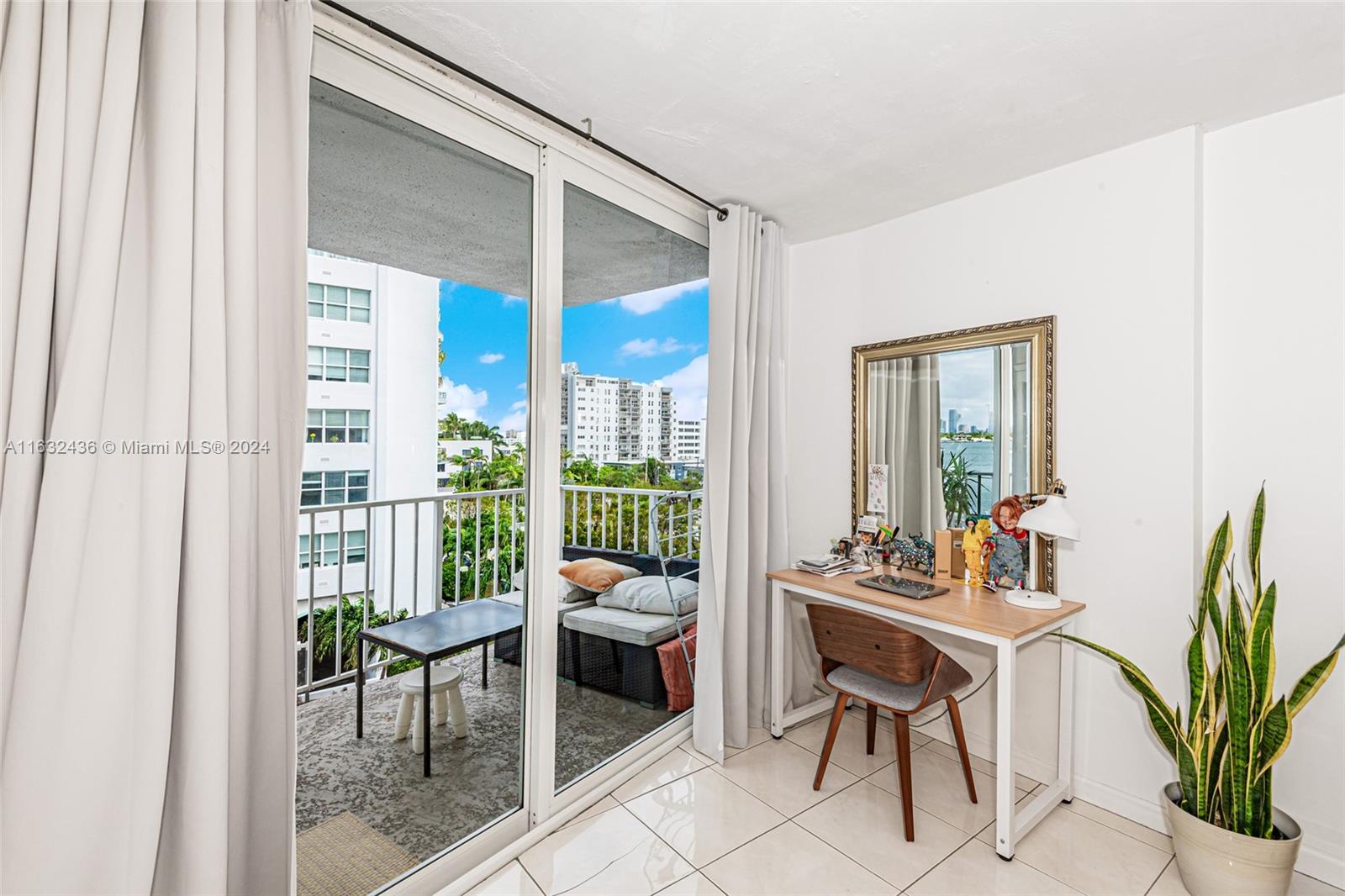 BAYVIEW TERR CONDO - Residential
