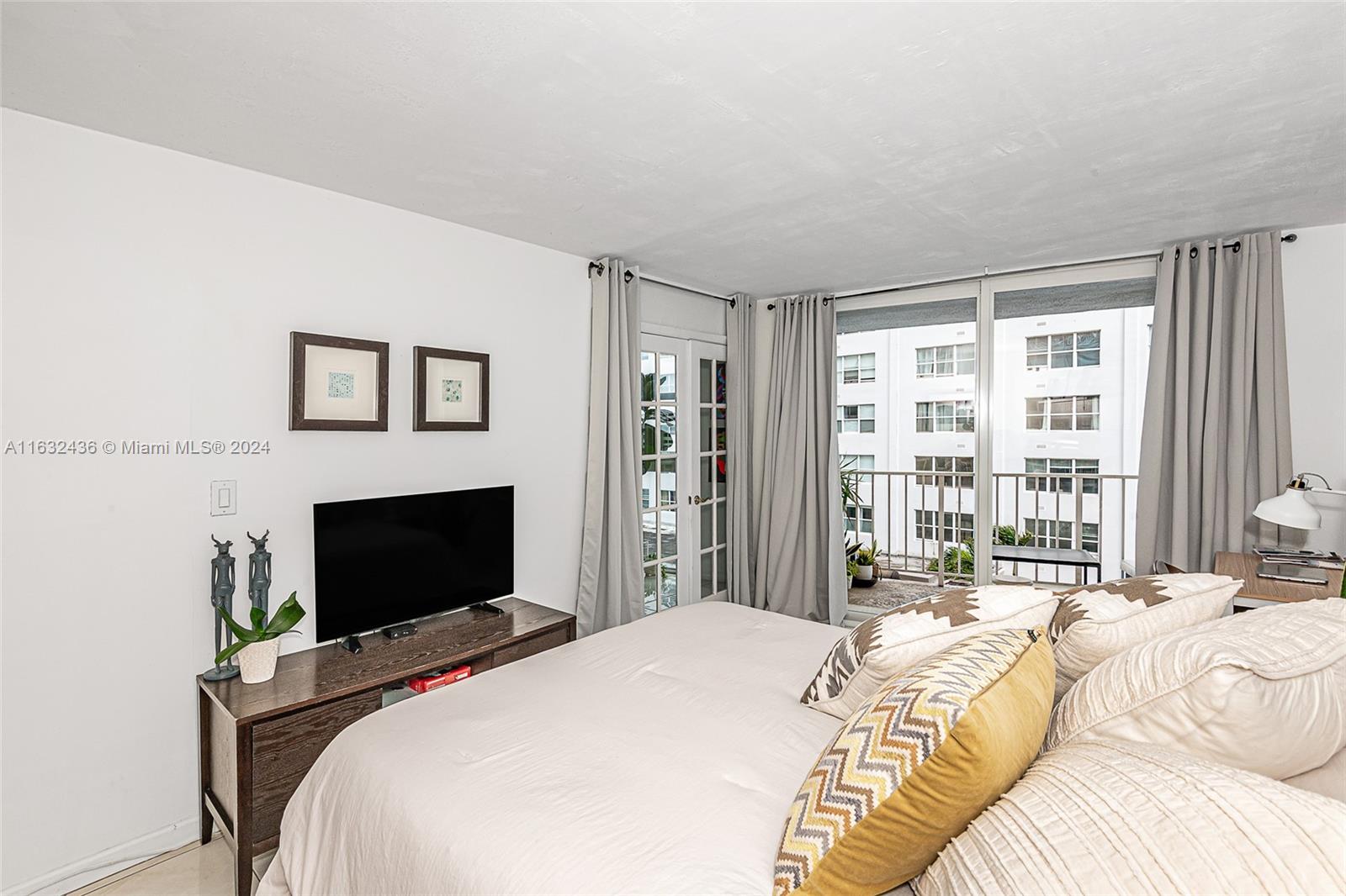 BAYVIEW TERR CONDO - Residential