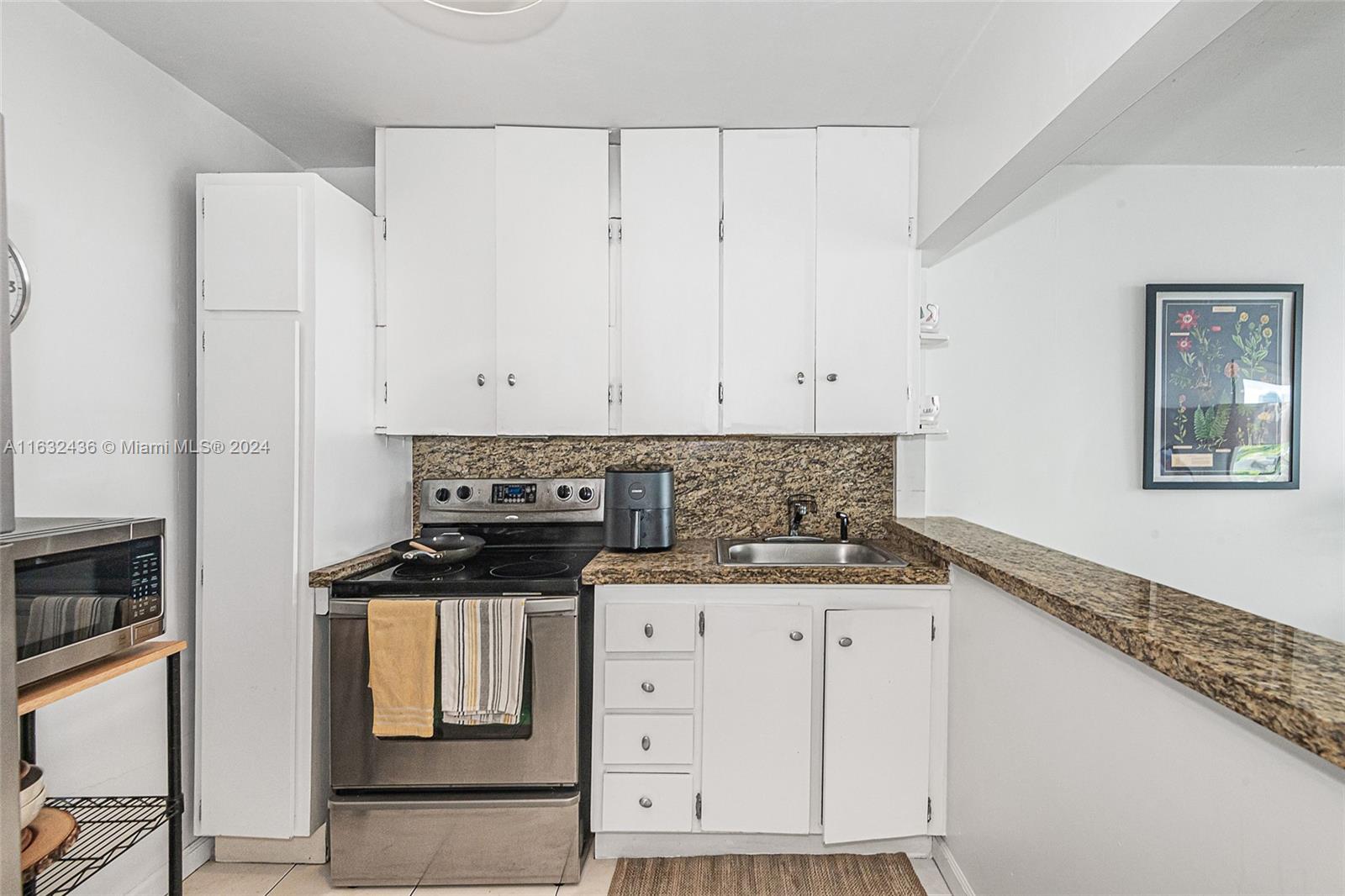 BAYVIEW TERR CONDO - Residential