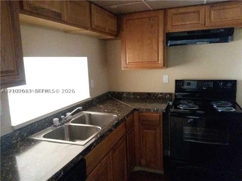 492 NW 165th St Rd C-512