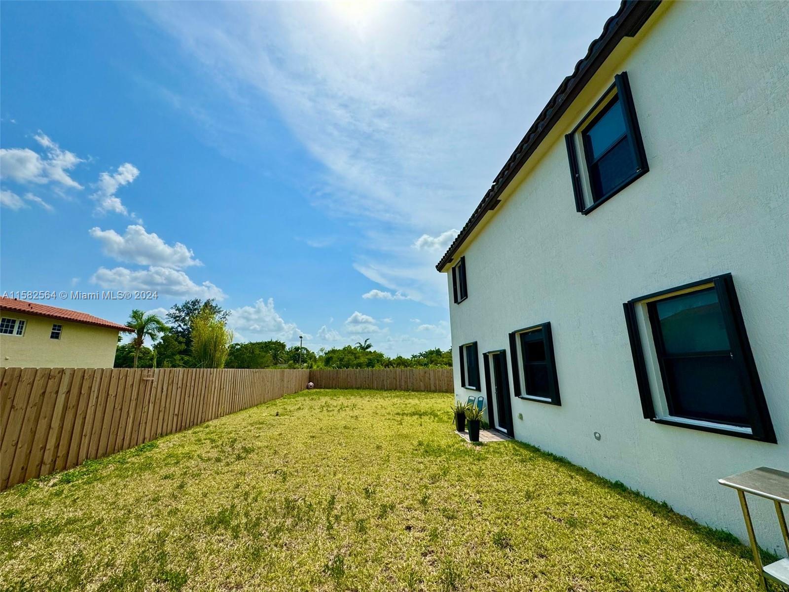 ESTATES AT SILVER PALM - Residential
