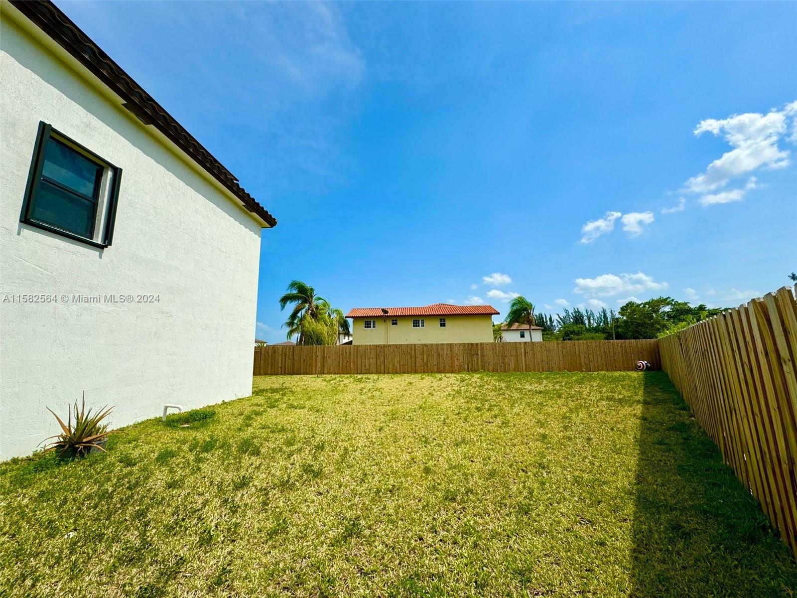ESTATES AT SILVER PALM - Residential