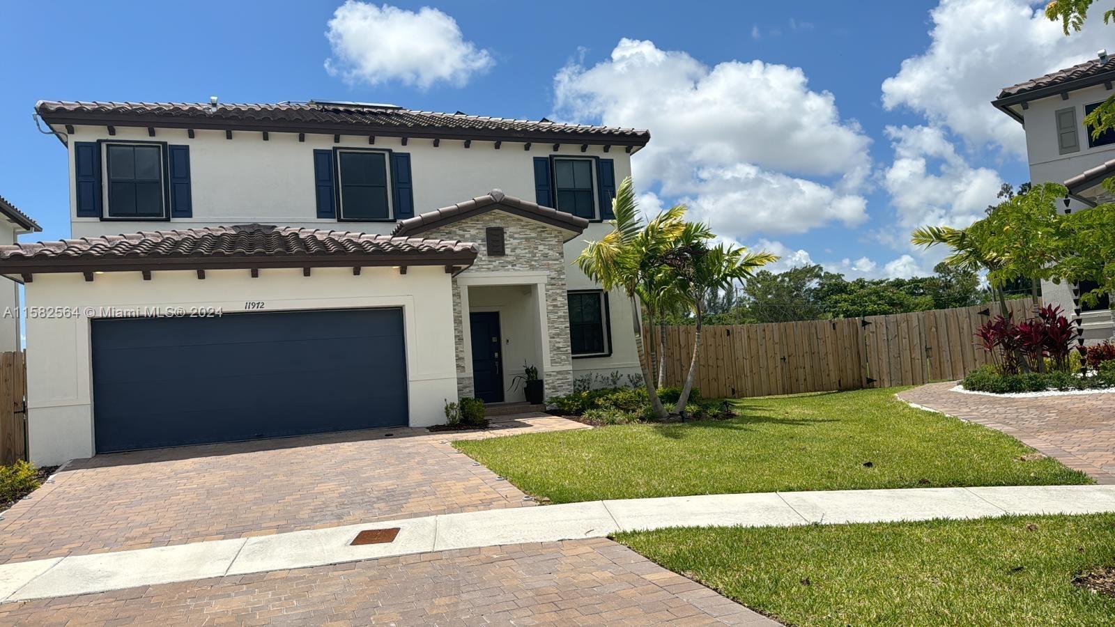 ESTATES AT SILVER PALM - Residential