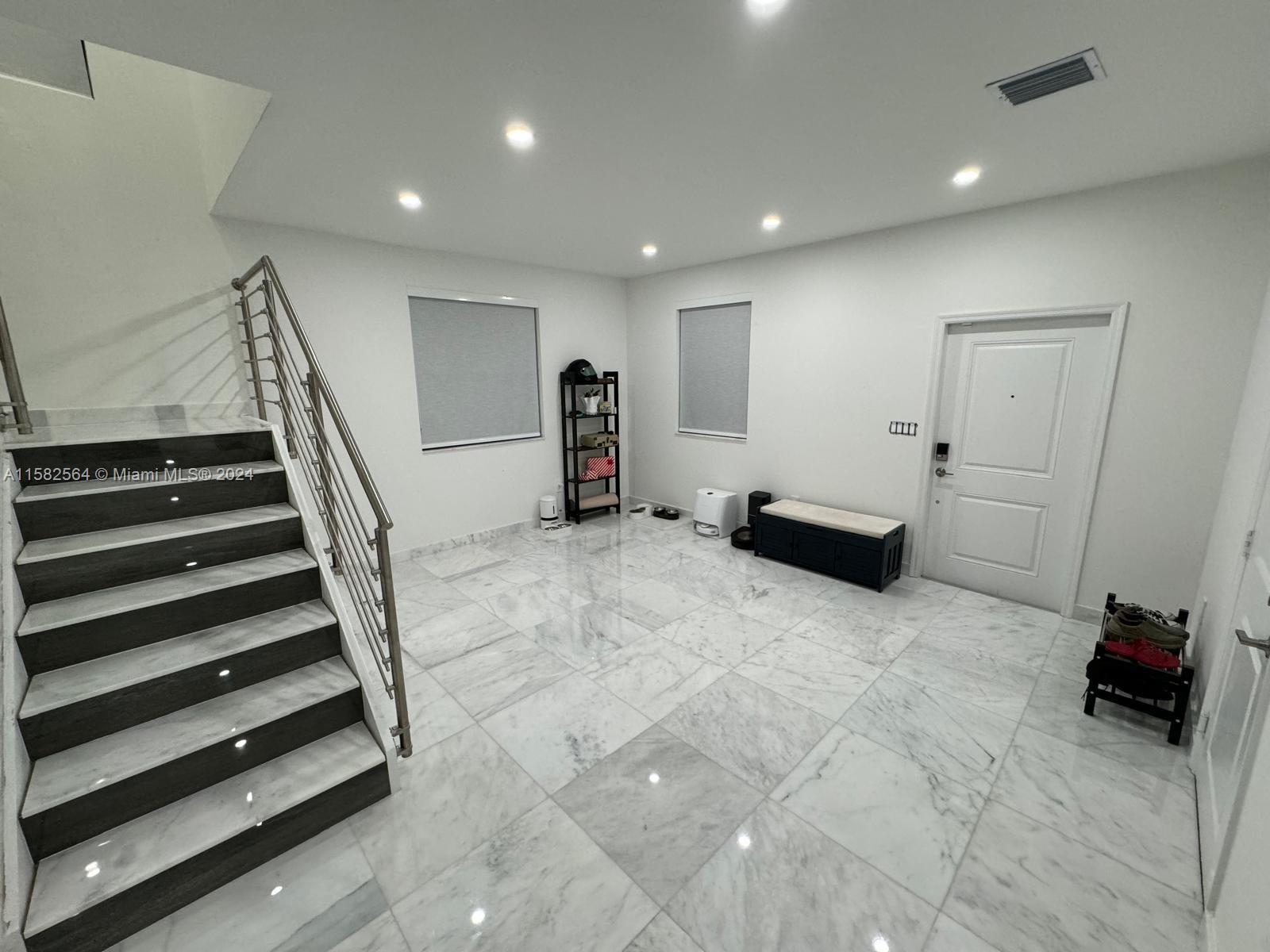 ESTATES AT SILVER PALM - Residential