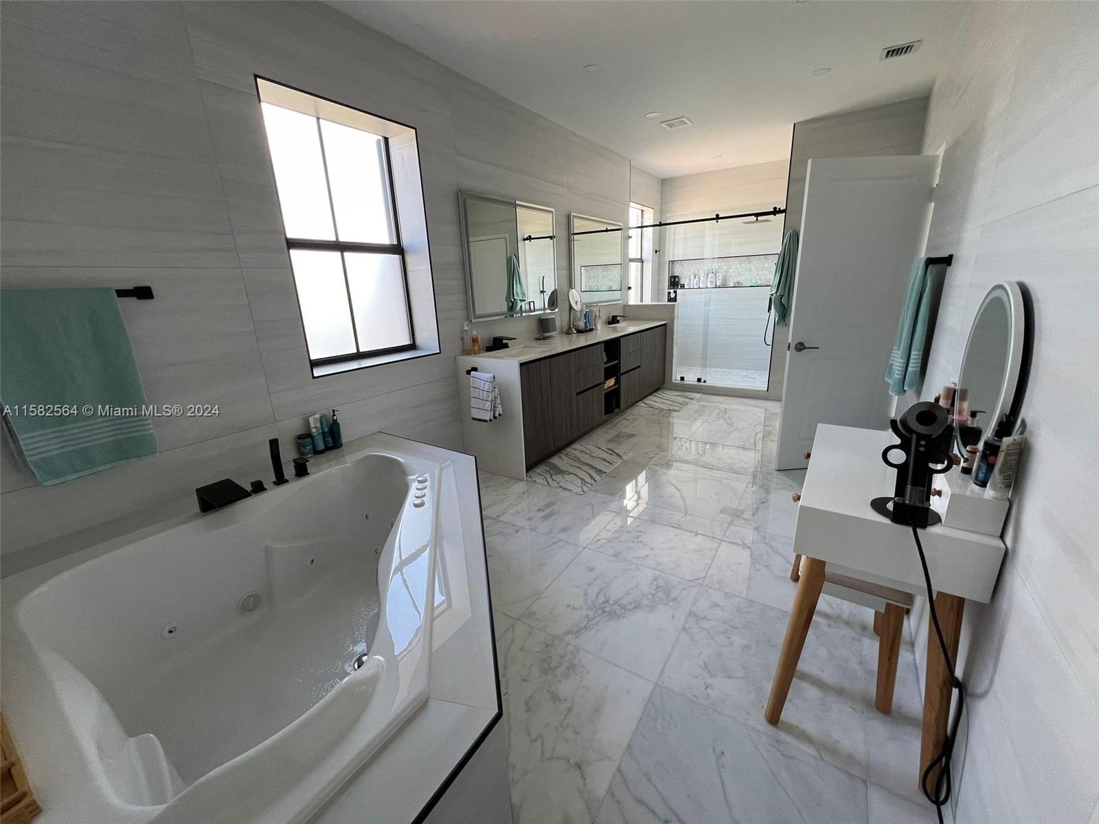 ESTATES AT SILVER PALM - Residential