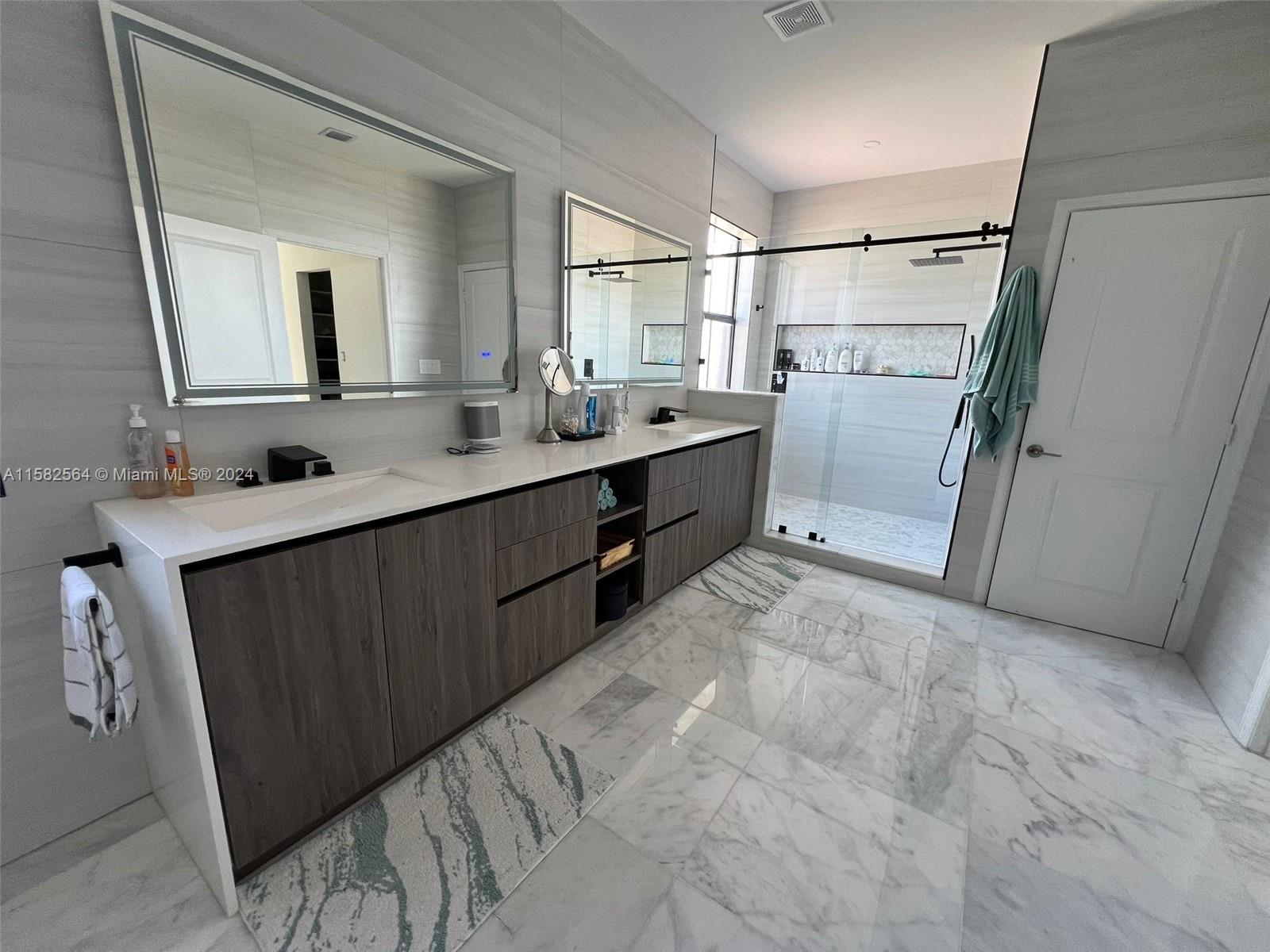 ESTATES AT SILVER PALM - Residential