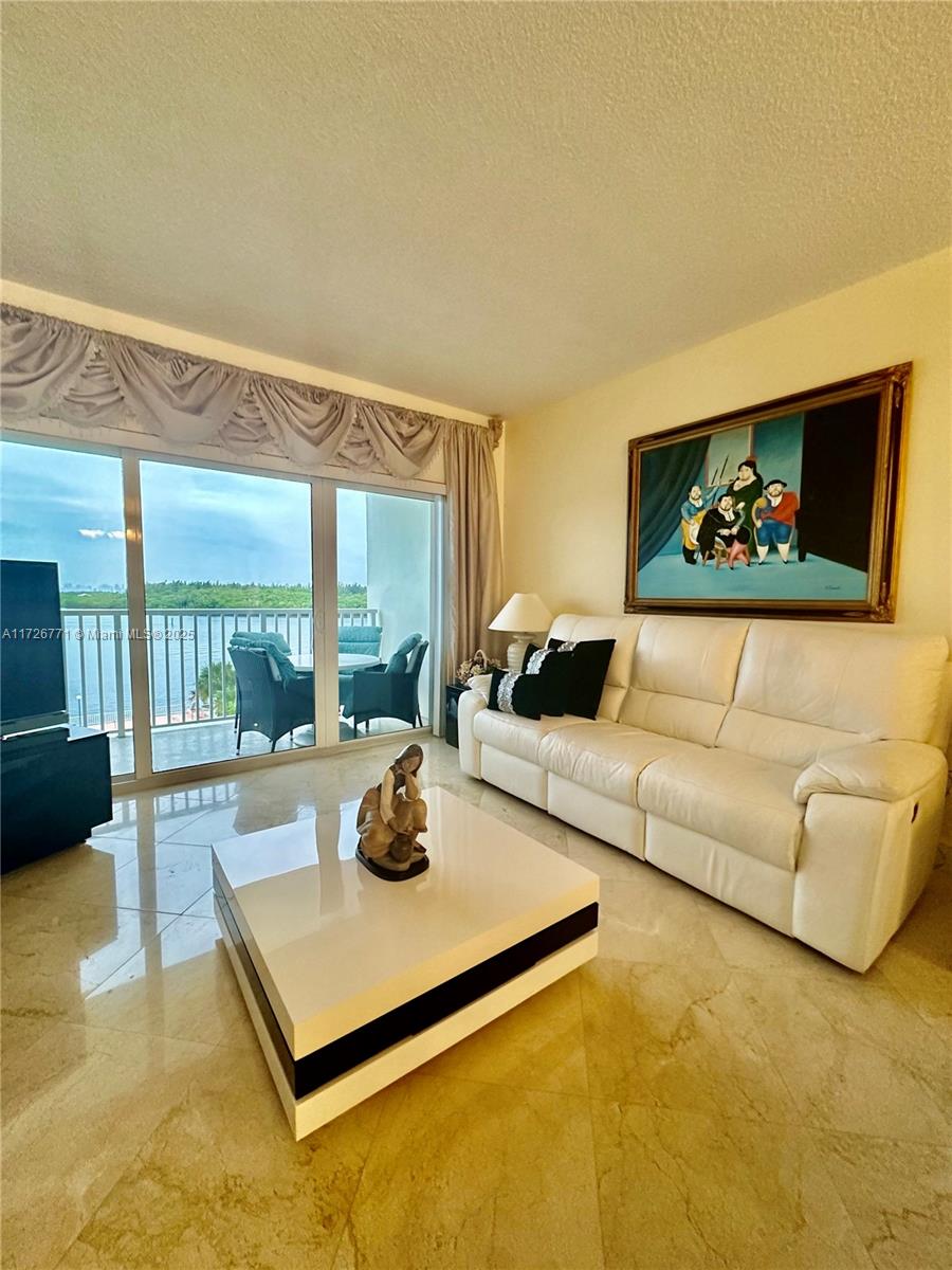 ARLEN HOUSE CONDO - Residential