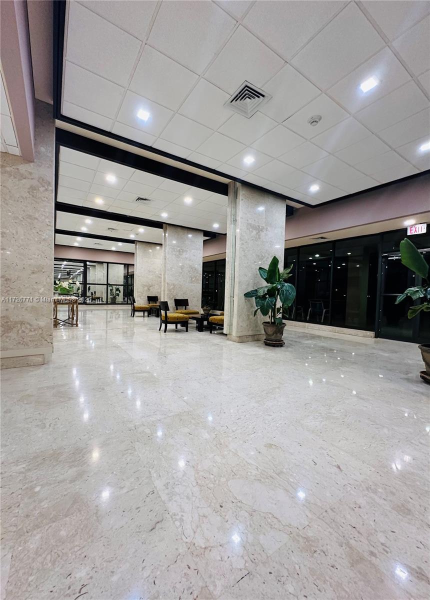 ARLEN HOUSE CONDO - Residential