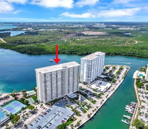 300 Bayview Dr Unit 402, Sunny Isles Beach, FL 33160 - MLS#: A11726771